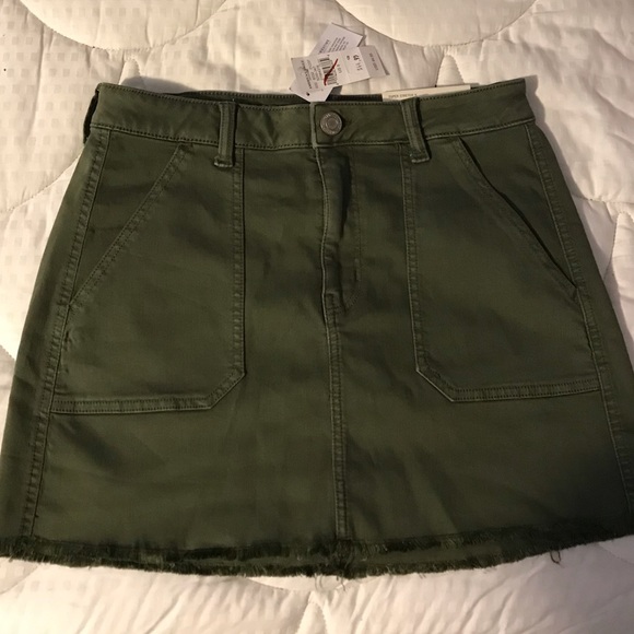 American Eagle Outfitters Dresses & Skirts - American eagle utility skirt